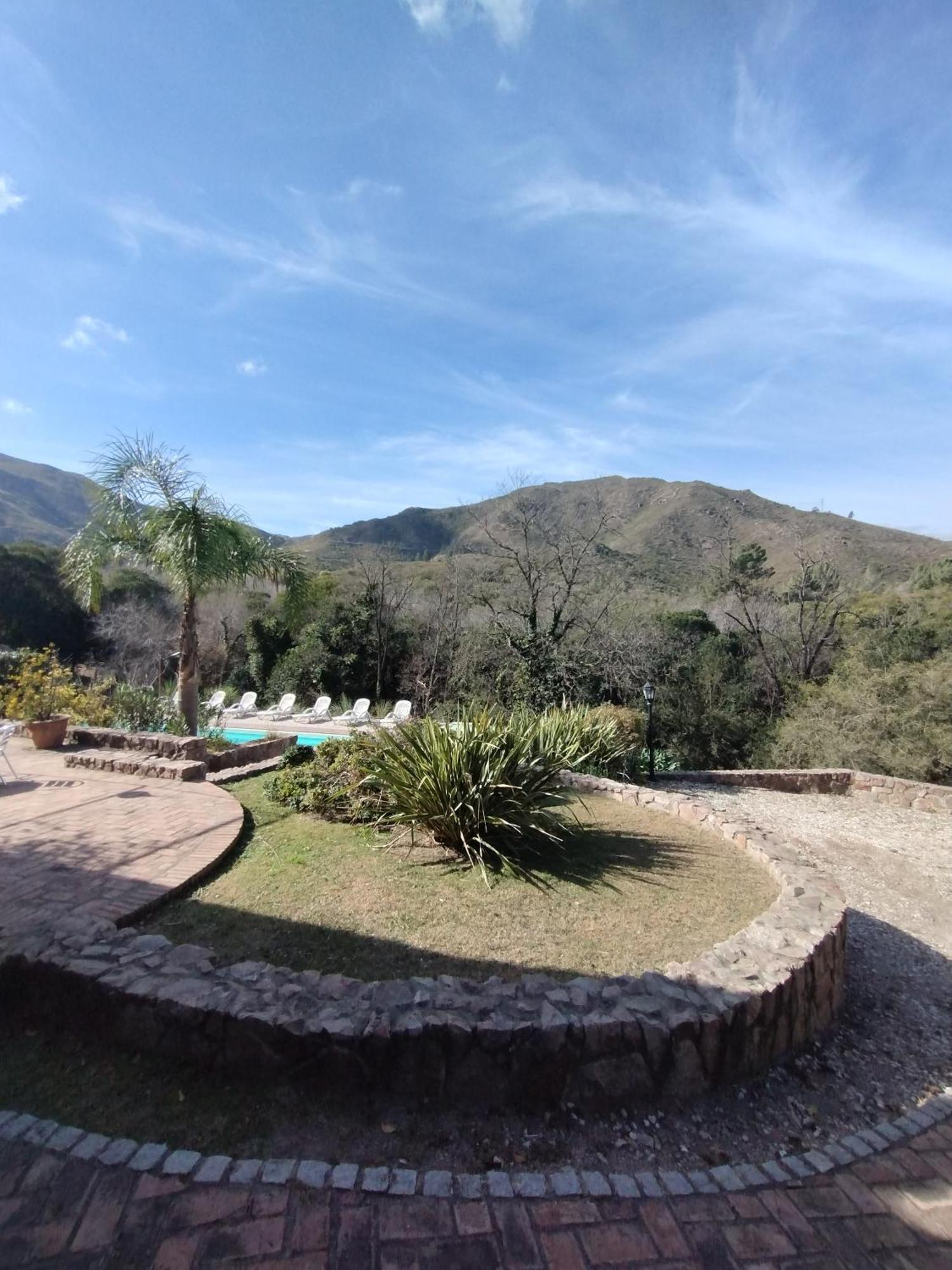Cabanas El Mirador La Falda Exterior foto